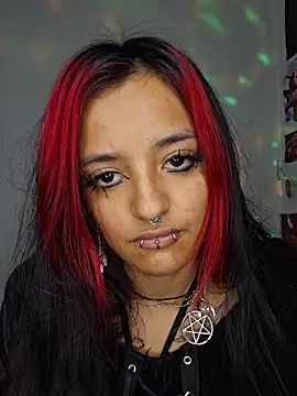 carolinerue online show from April 1, 7:53 am