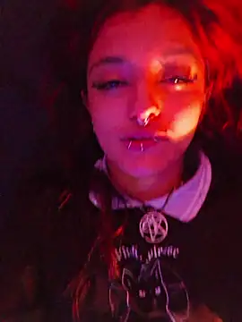 carolinerue online show from April 15, 6:48 pm