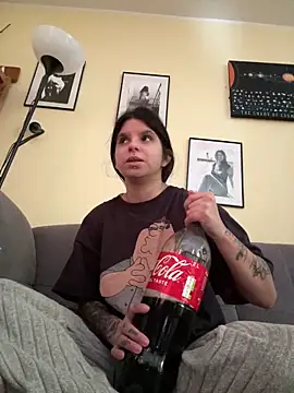 Snapshot of Brutecia2002 chatting on February 17, 10:56 am Brutecia2002 online show from February 17, 10:56 am