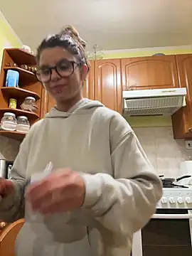 Brutecia2002 online show from March 27, 7:57 pm