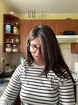 Brutecia2002 online show from March 29, 10:37 am