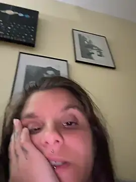 Brutecia2002 online show from April 18, 7:07 pm