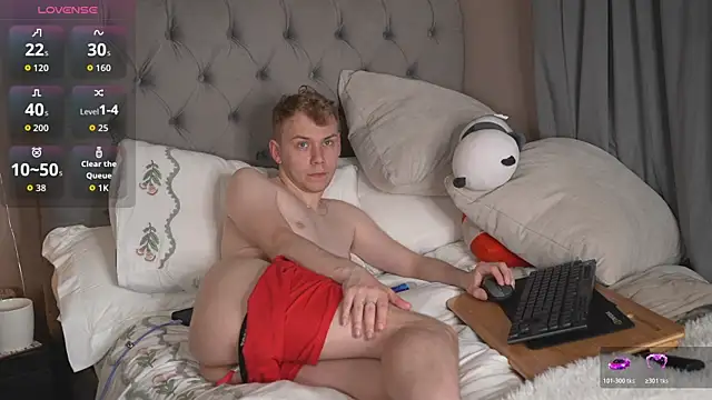Snapshot of scottishtwink01 chatting on May 28, 11:02 pm scottishtwink01 online show from May 28, 11:02 pm