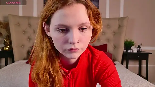 AlisHanson online show from December 5, 4:03 pm