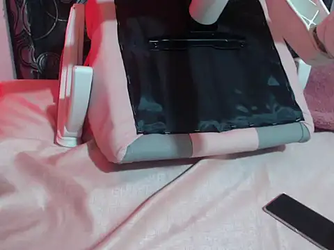 Snapshot of PANDORA-PIEL chatting on October 9, 11:47 pm PANDORA-PIEL online show from October 9, 11:47 pm