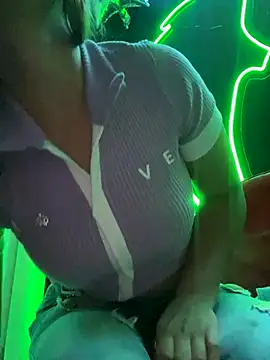 MelanyBabeee2 online show from December 19, 11:56 pm