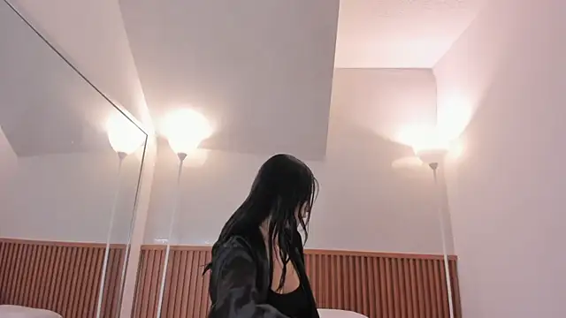 nicol giraldoo online show from February 22, 3:51 am