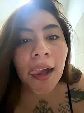 Snapshot of Edalyn29 chatting on October 1, 4:51 am Edalyn29 online show from October 1, 4:51 am