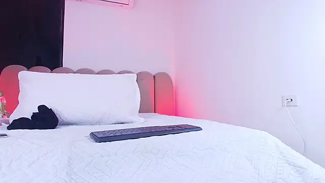 abbyrouss  online show from November 19, 3:06 am