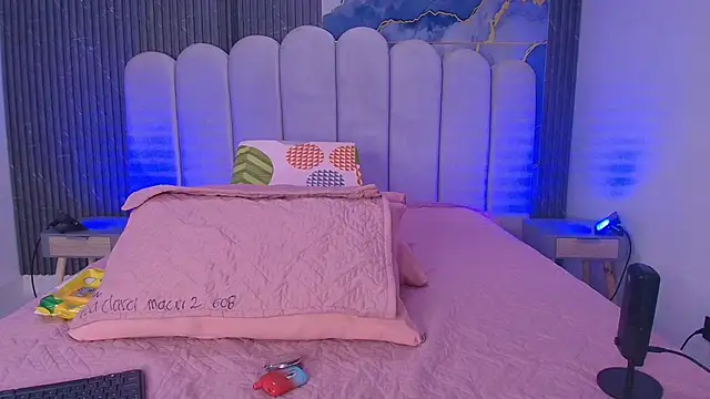 abbyrouss  online show from December 20, 3:13 am