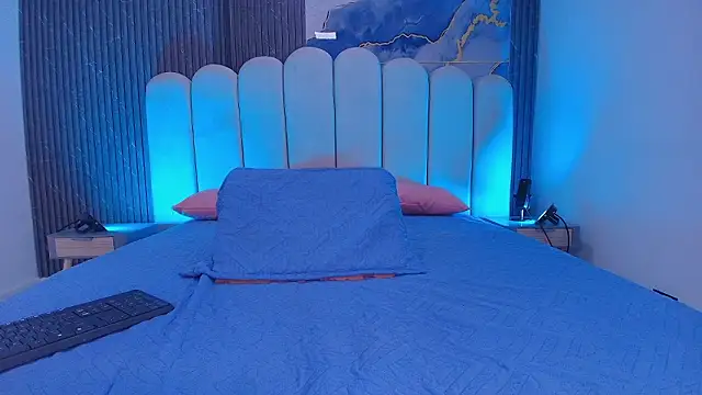 abbyrouss  online show from March 20, 3:44 am