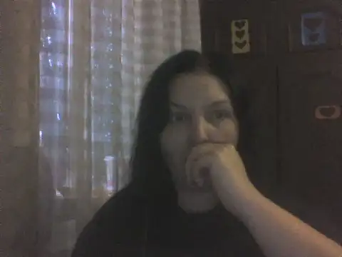 Snapshot of Breezy_88 chatting on November 10, 12:48 pm Breezy 88 online show from November 10, 12:48 pm
