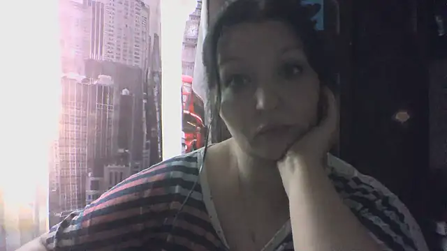 Snapshot of Breezy_88 chatting on July 18, 1:15 pm Breezy 88 online show from July 18, 1:15 pm