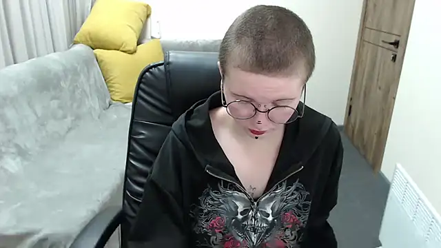 Snapshot of Nika_Snow chatting on October 14, 8:04 am Nika Snow online show from October 14, 8:04 am
