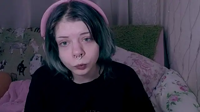 Alice Zev online show from April 4, 2:43 am