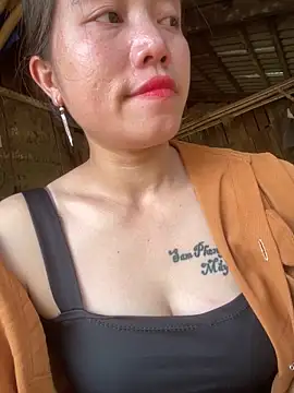 chipp-bong online show from April 17, 2:14 am