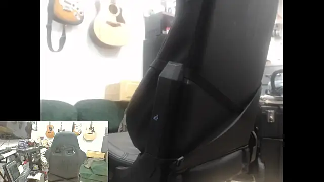 Snapshot of Stringin69 chatting on February 4, 2:06 am Stringin69 online show from February 4, 2:06 am