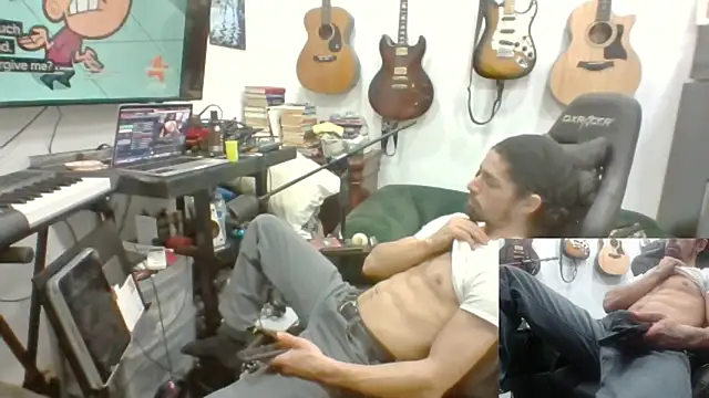 Snapshot of Stringin69 chatting on February 5, 7:35 am Stringin69 online show from February 5, 7:35 am