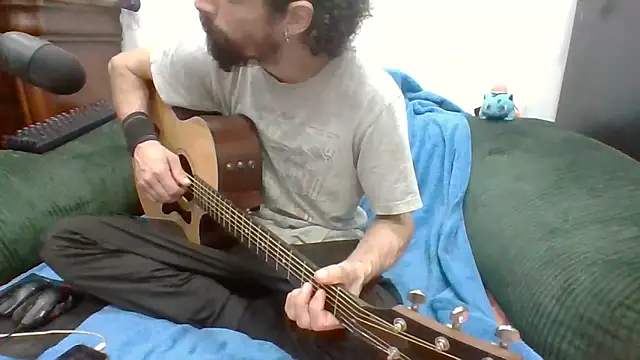 Snapshot of Stringin69 chatting on April 20, 8:17 am Stringin69 online show from April 20, 8:17 am