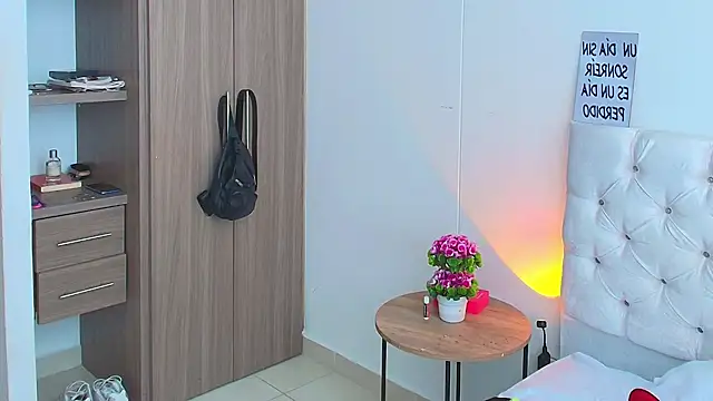 Snapshot of cassian_gold chatting on July 3, 12:11 pm cassian gold online show from July 3, 12:11 pm