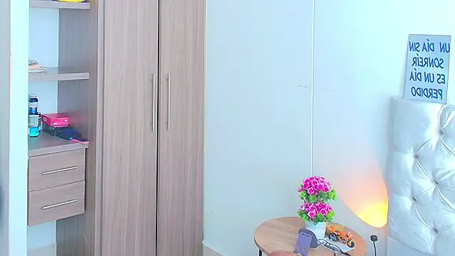 Snapshot of cassian_gold chatting on July 8, 2:10 pm cassian gold online show from July 8, 2:10 pm