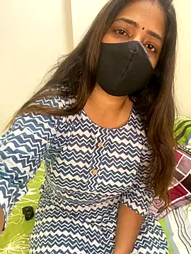 Snapshot of hottie_jenny9 chatting on October 6, 5:49 am hottie jenny9 online show from October 6, 5:49 am