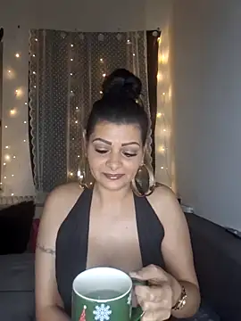 Snapshot of Pillango1212 chatting on January 31, 7:11 pm Pillango1212 online show from January 31, 7:11 pm