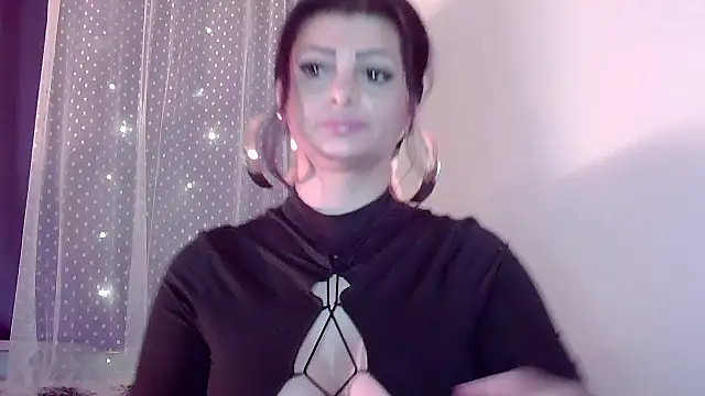 Snapshot of Pillango1212 chatting on February 11, 9:58 am Pillango1212 online show from February 11, 9:58 am