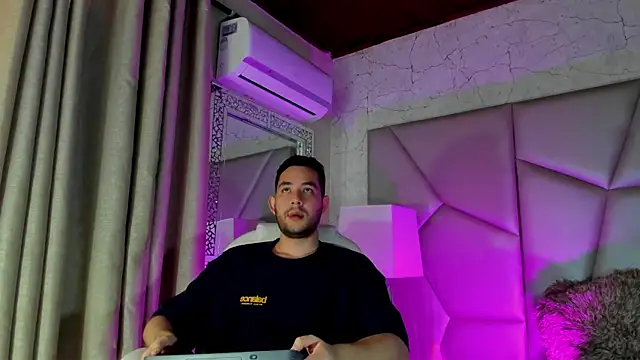 Snapshot of matti_de_lucaa chatting on September 12, 5:35 pm matti de lucaa online show from September 12, 5:35 pm