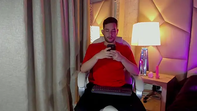 Snapshot of matti_de_lucaa chatting on September 18, 5:37 pm matti de lucaa online show from September 18, 5:37 pm