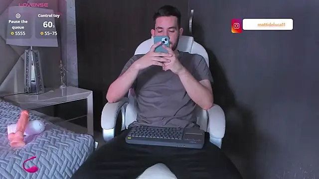 Snapshot of matti_de_lucaa chatting on October 15, 5:35 pm matti de lucaa online show from October 15, 5:35 pm