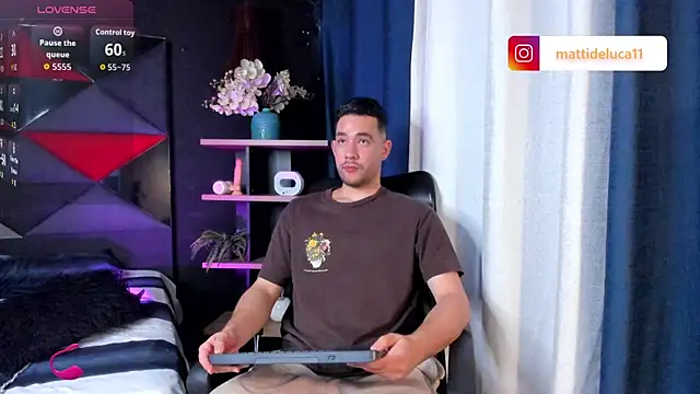 Snapshot of matti_de_lucaa chatting on October 16, 5:47 pm matti de lucaa online show from October 16, 5:47 pm