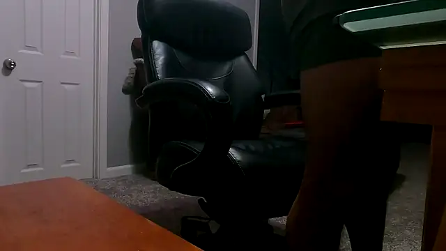 Snapshot of Mickelangello75 chatting on October 7, 4:09 am Mickelangello75 online show from October 7, 4:09 am