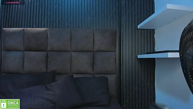 Sussy Vixen online show from January 8, 4:04 am