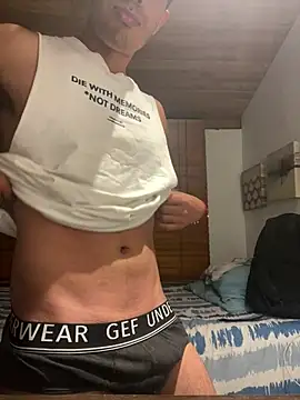 Snapshot of camiloyks chatting on February 10, 3:21 am camiloyks online show from February 10, 3:21 am