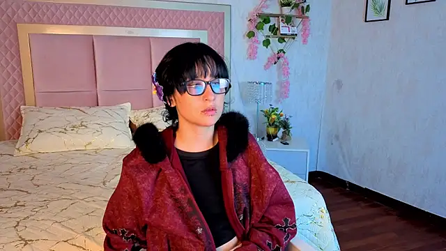 RobinBennett online show from October 11, 4:49 pm