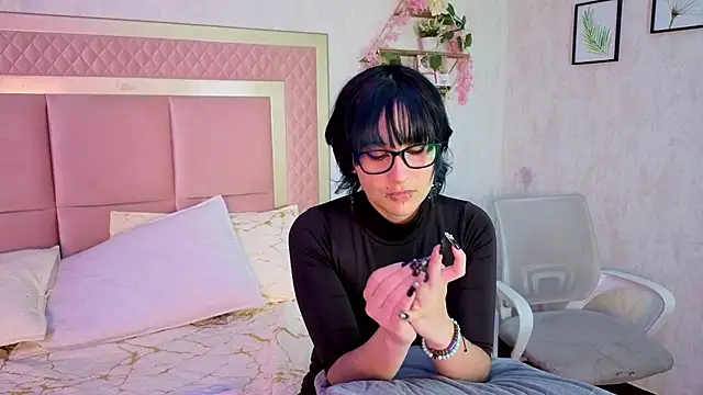 RobinBennett online show from October 18, 1:56 pm