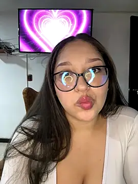 Snapshot of Whiitney_Bloom chatting on November 16, 3:12 am Whiitney Bloom online show from November 16, 3:12 am