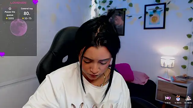 MarilynWhite  online show from December 22, 6:27 pm