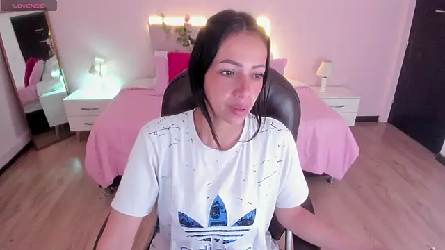 Snapshot of Mariam_Lopez__ chatting on July 7, 3:09 am Mariam Lopez online show from July 7, 3:09 am