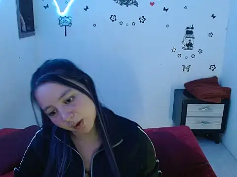 Mia2xsmith online show from November 8, 7:23 pm