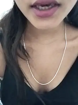 Snapshot of its_queen_divya chatting on September 19, 7:14 pm its queen divya online show from September 19, 7:14 pm