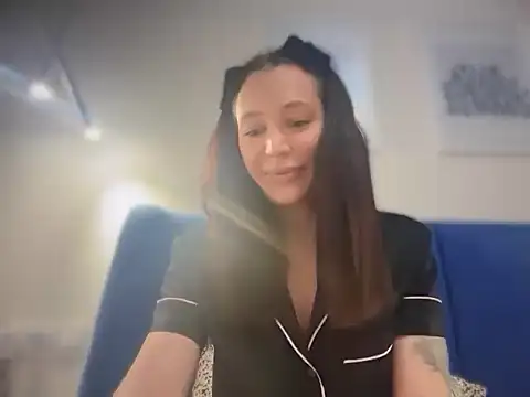 Snapshot of Neyrinn chatting on July 21, 7:49 pm Neyrinn online show from July 21, 7:49 pm
