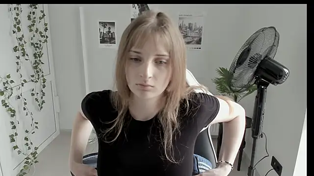 Snapshot of NeyliDream chatting on June 9, 12:28 pm NeyliDream online show from June 9, 12:28 pm