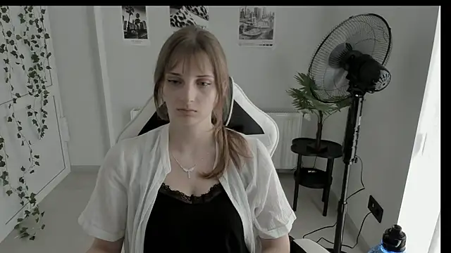 Snapshot of NeyliDream chatting on June 10, 12:37 pm NeyliDream online show from June 10, 12:37 pm