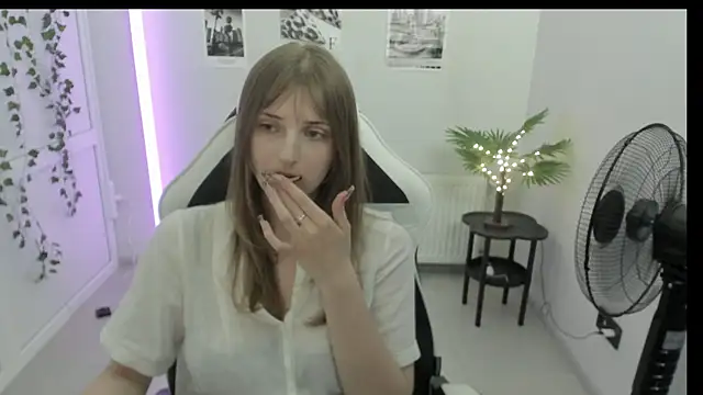 Snapshot of NeyliDream chatting on June 26, 1:04 pm NeyliDream online show from June 26, 1:04 pm
