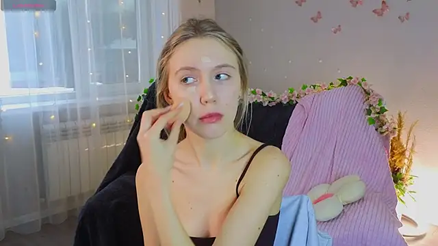 Succubelle online show from January 13, 8:08 am