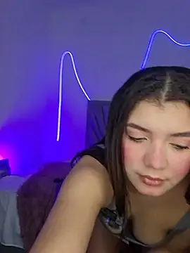 Snapshot of Fiorela_1 chatting on July 8, 6:01 pm Fiorela 1 online show from July 8, 6:01 pm
