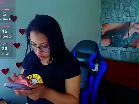 susan mooree online show from February 16, 8:27 pm