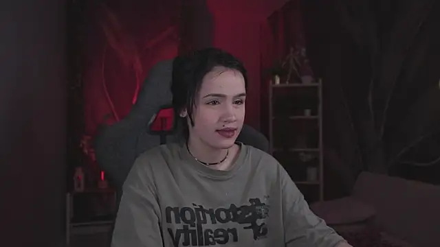 MonicaFarmer online show from March 25, 8:37 pm